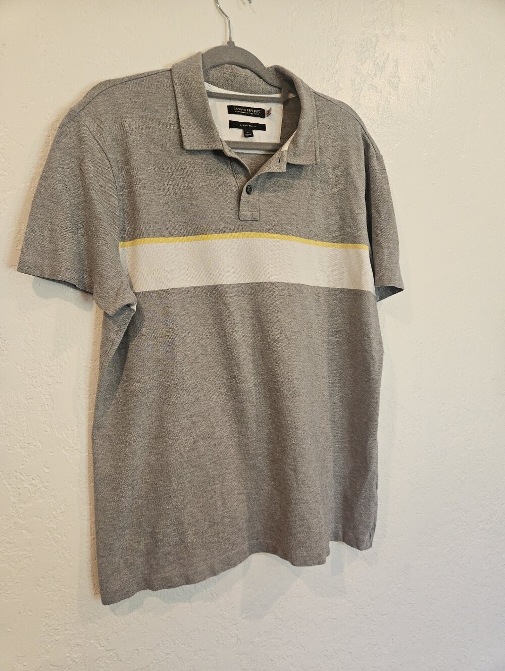Banana Republic Performance Pique Polo Mens Large Gray White Yellow Stripe SS.